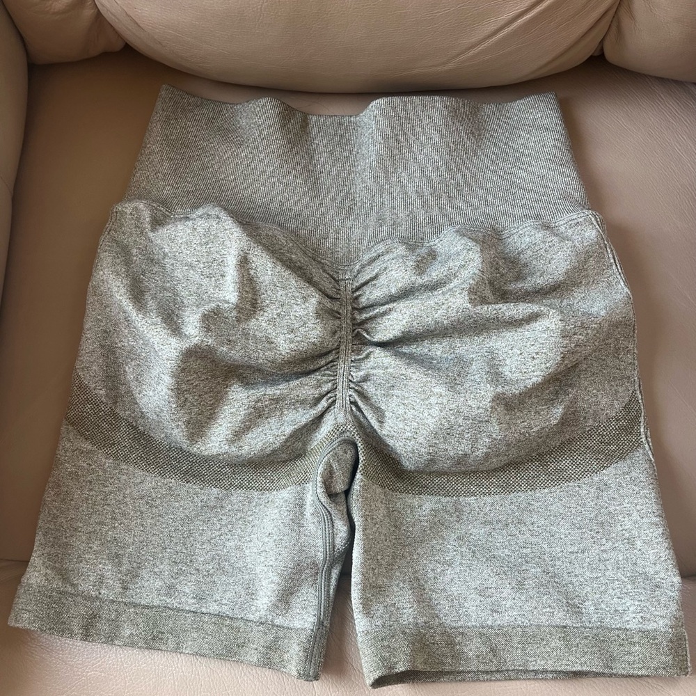 Medium Scrunch Biker Shorts